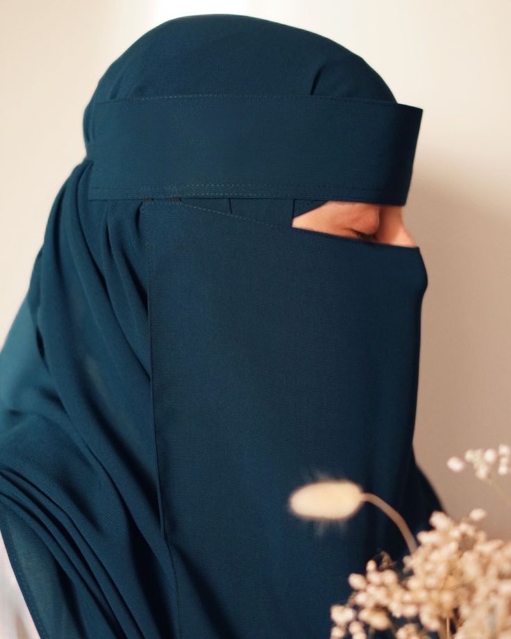 طقم نقاب سعودي
